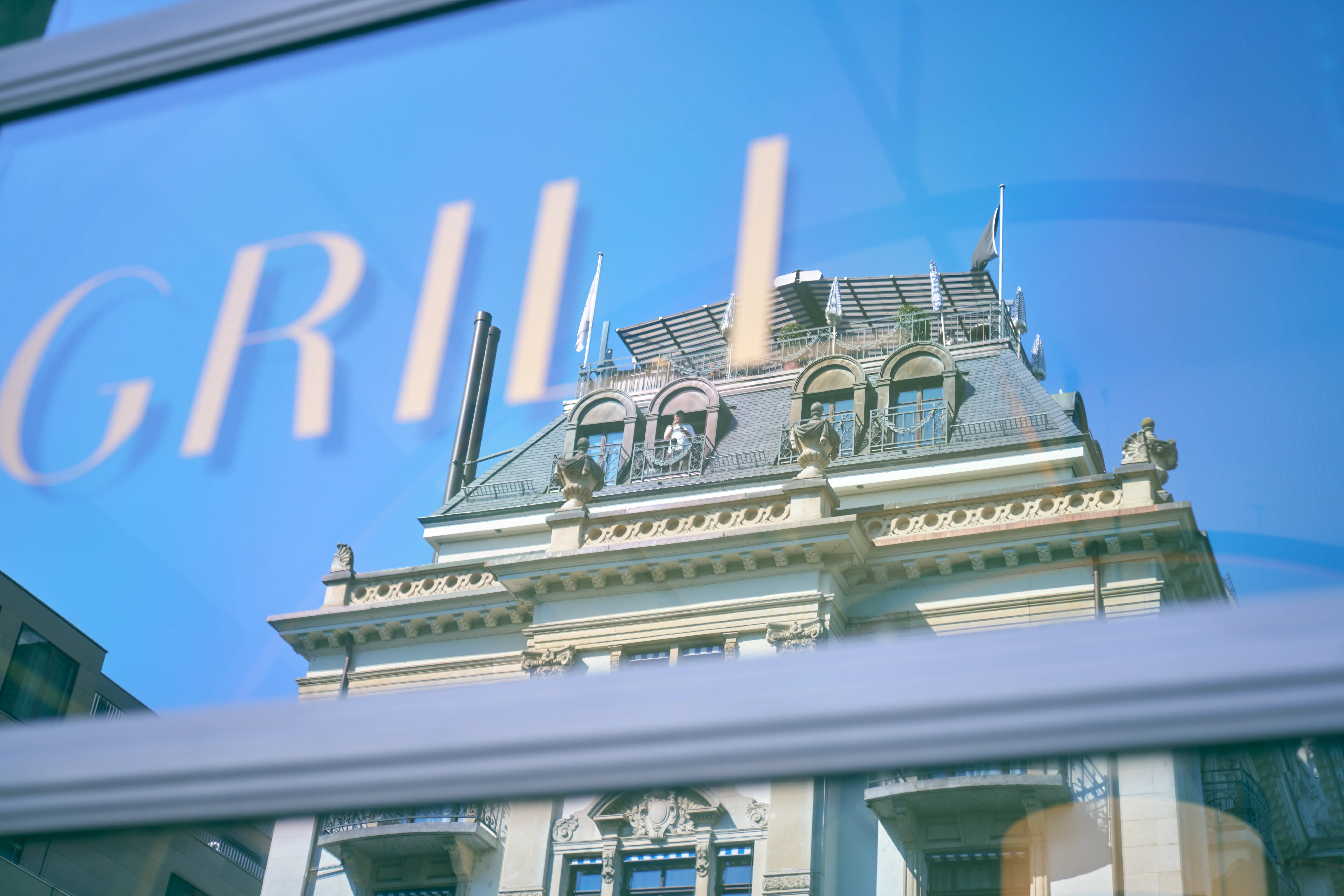 Paracelsus Recovery clinic welcome area overlooking Zurich