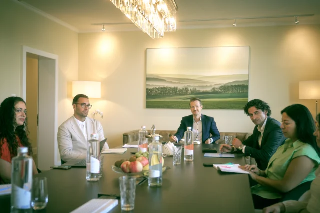 Clinical consultation at Paracelsus Recovery