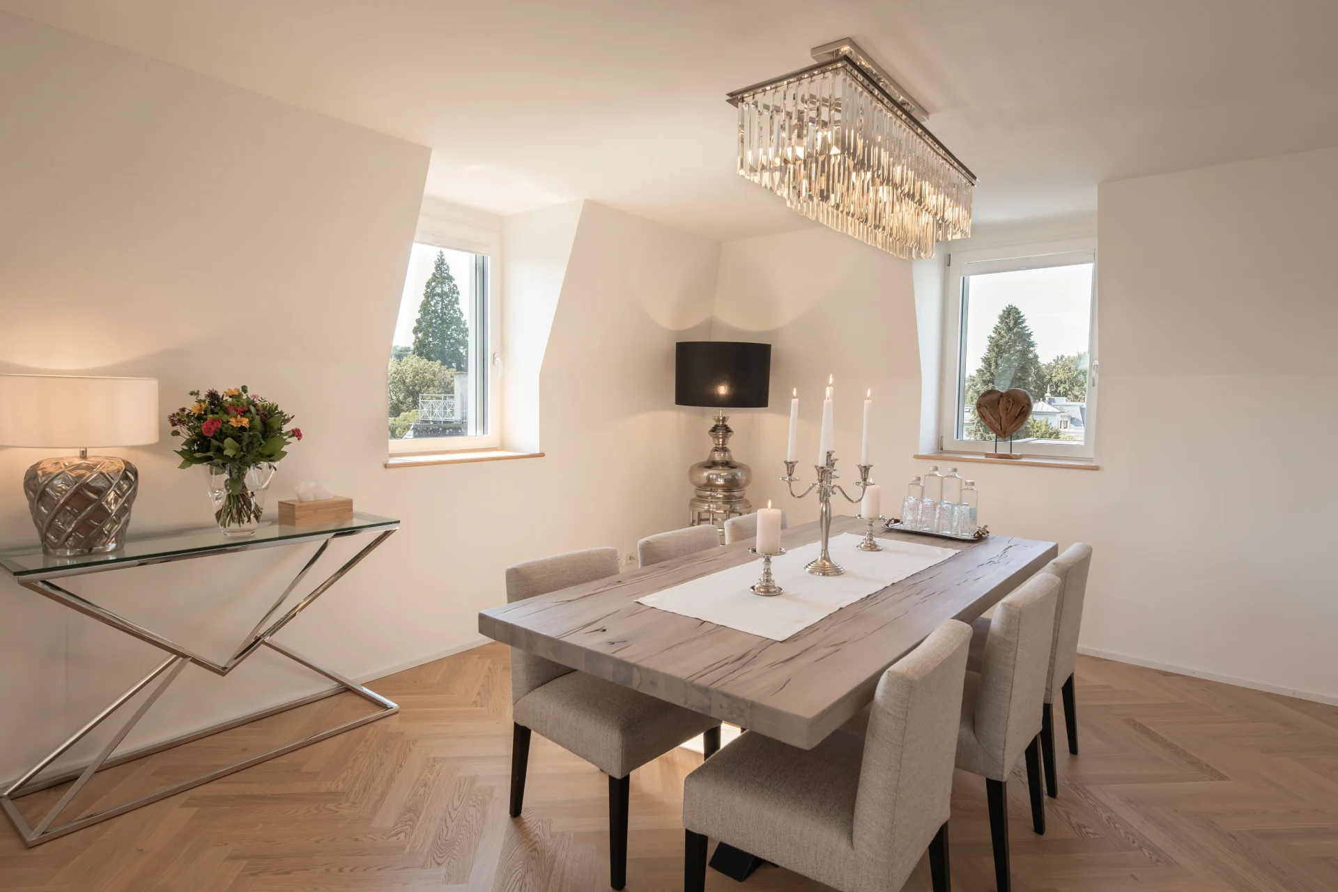 Private dining room in the Serenitas residence